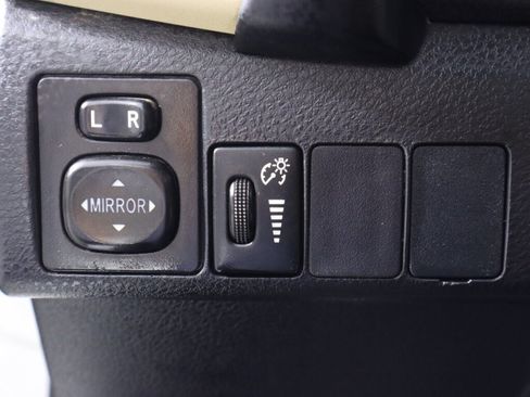 Used 2019 Toyota Corolla LE w/ Carpet Mat Package (TMS) FWD image 10