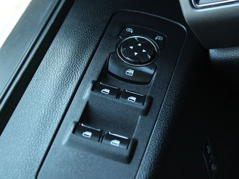 Used 2019 Ford F150 XLT w/ Equipment Group 302A Luxury AWD/4WD image 25