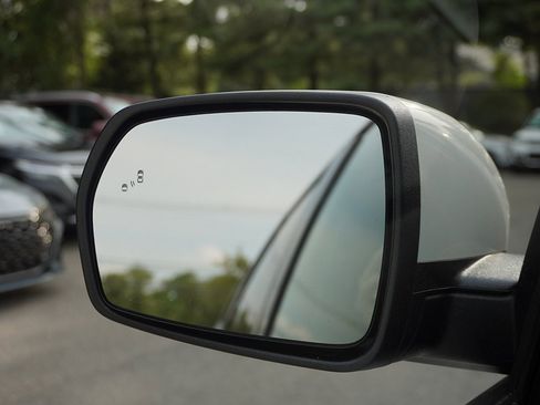 Used 2022 Ford Edge ST-Line image 5