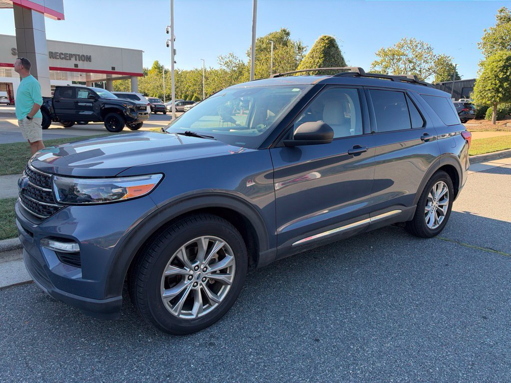 Used 2021 Ford Explorer XLT w/ Equipment Group 202A RWD image 3
