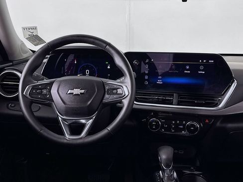 Used 2024 Chevrolet Trax ACTIV FWD image 8