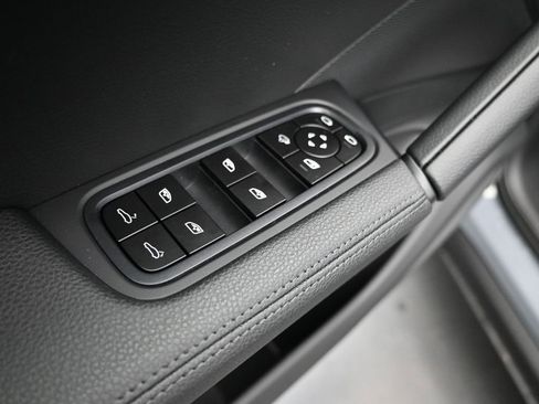 New 2026 Porsche Cayenne image 11