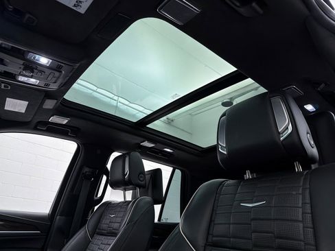 Used 2021 Cadillac Escalade Sport Platinum w/ Heavy-Duty Trailer Package image 11