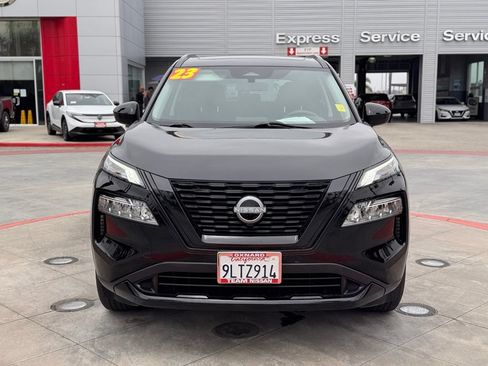 Certified 2023 Nissan Rogue SV w/ SV Premium B Package FWD image 2