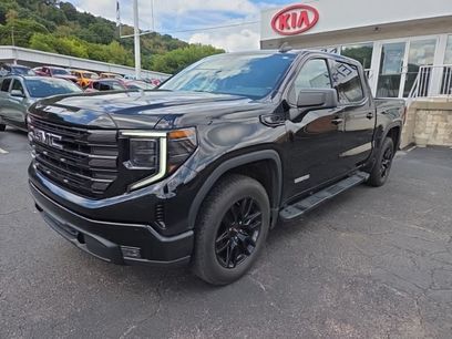 Used 2022 GMC Sierra 1500 Elevation w/ LPO, Elevation Black Package