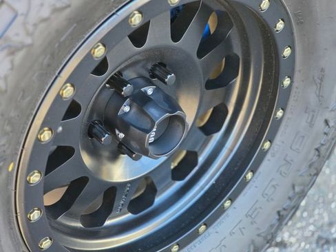 Used 2020 Jeep Gladiator Sport w/ Quick Order Package 24S image 15