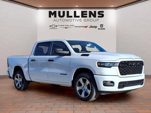 Used 2025 RAM 1500 Tradesman AWD/4WD image 3