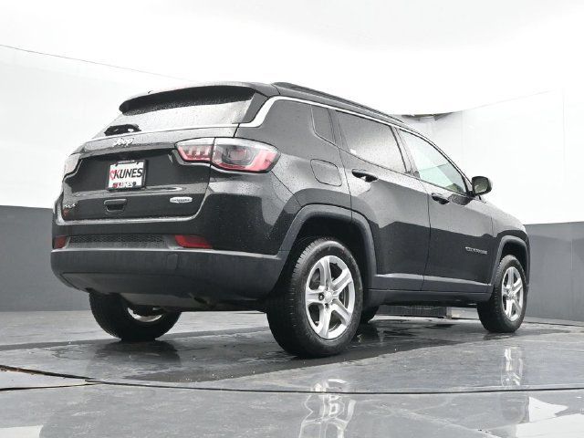Used 2024 Jeep Compass Latitude w/ Altitude Special Edition AWD/4WD image 43