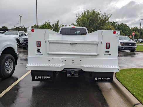 New 2025 Ford F550 4x4 Crew Cab image 5