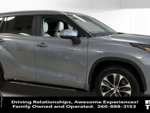 Used 2024 Toyota Highlander XLE image 8