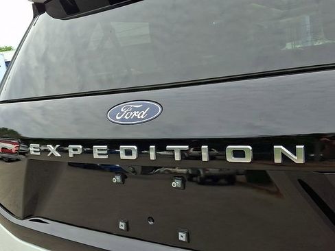 Used 2025 Ford Expedition Max Platinum AWD/4WD image 35