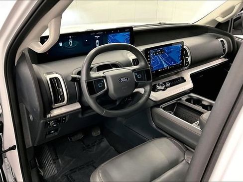 Used 2025 Ford Expedition Max Active AWD/4WD image 16