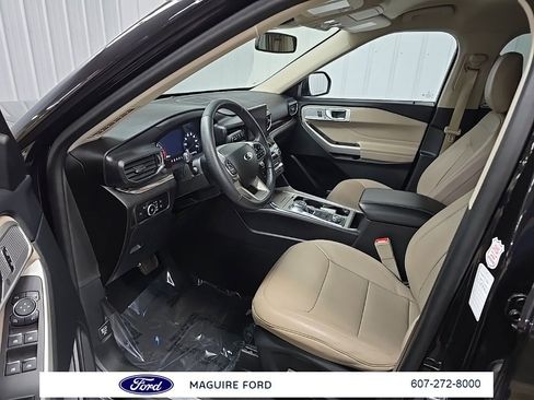 Used 2023 Ford Explorer Limited image 31