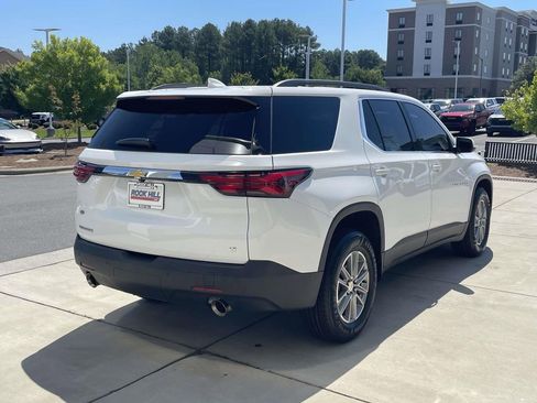 Used 2023 Chevrolet Traverse LT FWD image 6
