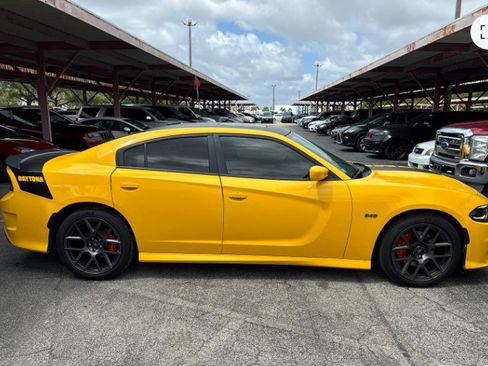 Used 2018 Dodge Charger R/T image 8