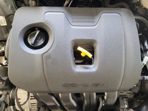 Used 2019 Hyundai Elantra SE FWD image 30