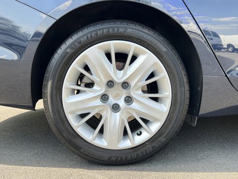 Used 2015 Chevrolet Impala LS w/ LS Convenience Package image 31