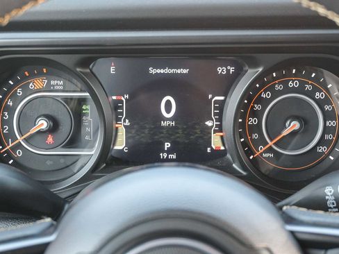 New 2025 Jeep Wrangler Unlimited Rubicon 392 image 29