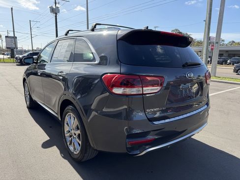 Used 2017 Kia Sorento SX image 4