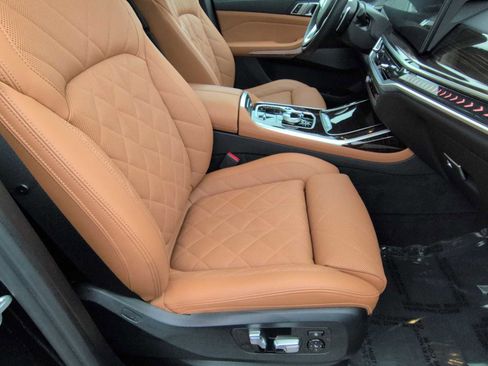 Certified 2023 BMW X7 xDrive40i w/ Executive Package image 24