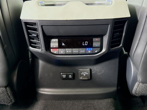 Used 2024 Toyota Sequoia Capstone AWD/4WD image 29
