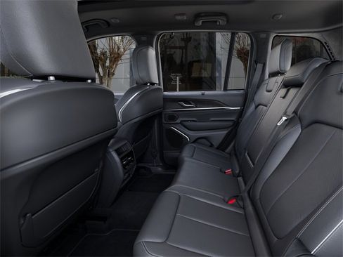 New 2025 Jeep Grand Cherokee Overland w/ Luxury Tech Group IV image 23