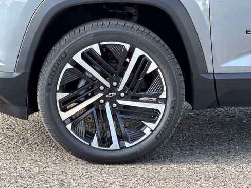 New 2026 Chevrolet Equinox RS w/ Convenience Package III FWD image 26
