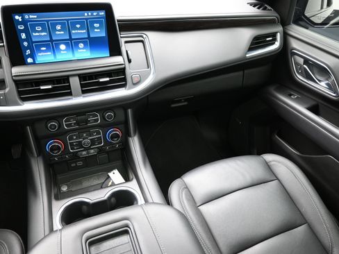 Used 2023 Chevrolet Tahoe Z71 w/ Luxury Package image 39