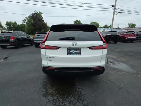Used 2024 Honda CR-V EX image 4