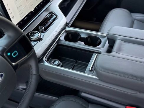 New 2027 Ford Expedition Active AWD/4WD image 34