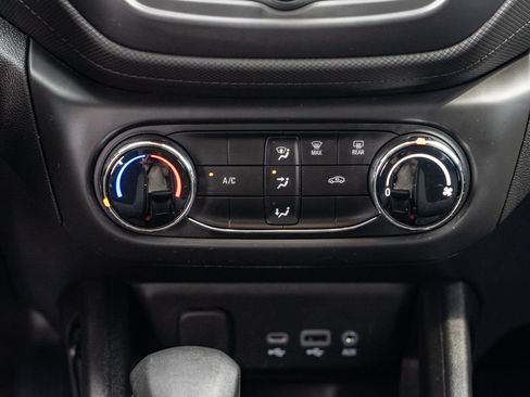 Used 2021 Chevrolet TrailBlazer LS w/ LPO, Blackout Package FWD image 12
