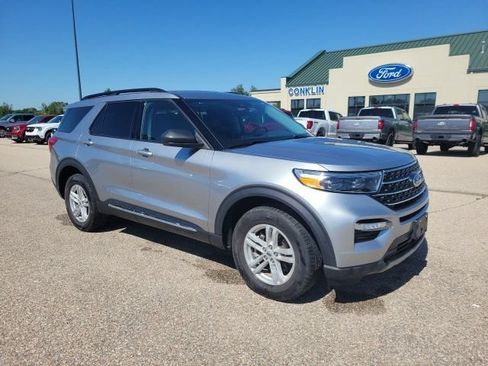 Used 2024 Ford Explorer XLT w/ Equipment Group 202A AWD/4WD image 20