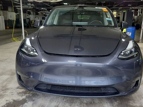 Used 2023 Tesla Model Y Long Range AWD/4WD image 2