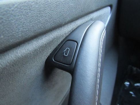 Used 2022 Tesla Model 3 Standard Range image 36