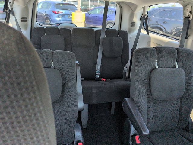 Used 2016 Dodge Grand Caravan SE w/ Quick Order Package 29E SE FWD image 11