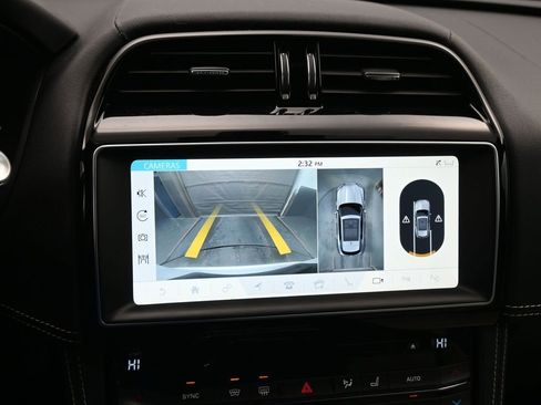 Used 2017 Jaguar F-PACE R-Sport image 16