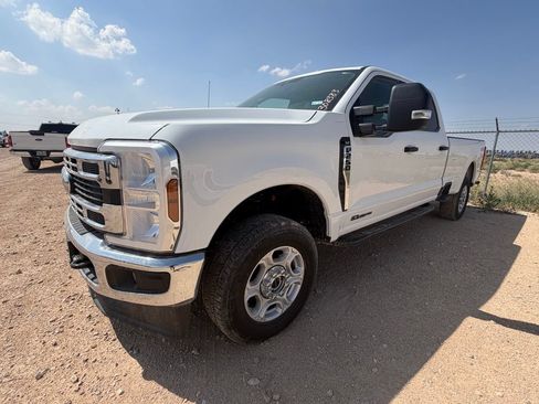 Used 2025 Ford F250 XLT AWD/4WD image 10