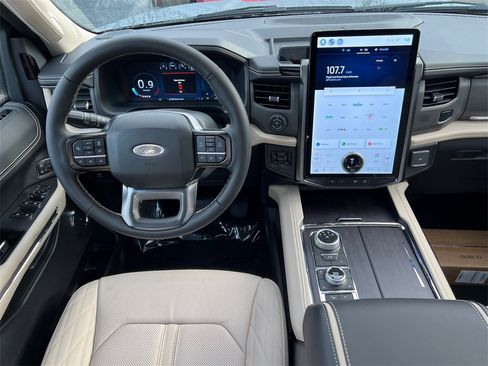 New 2024 Ford Expedition Max Platinum image 18