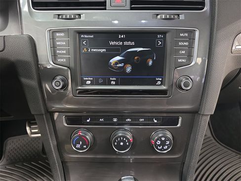 Used 2017 Volkswagen Golf Alltrack SE image 21