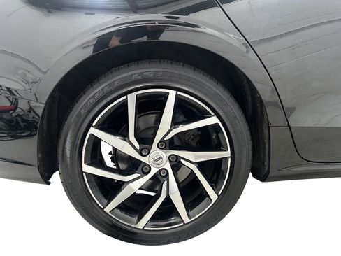 Used 2020 Volvo S60 T5 Momentum FWD image 9