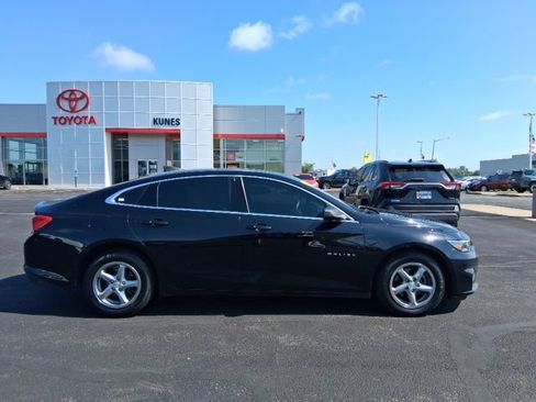 Used 2017 Chevrolet Malibu LS w/ LPO, Convenience Package 1 FWD image 3