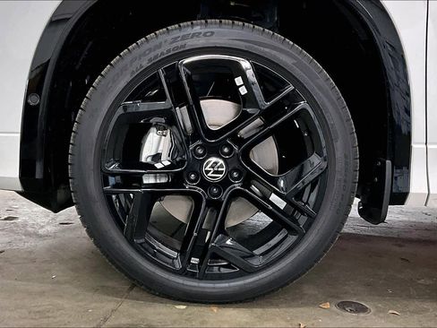 New 2026 Volkswagen Tiguan SE R-Line image 14