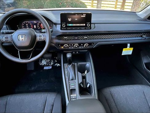 New 2025 Honda Accord SE image 5