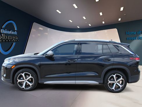 New 2026 Volkswagen Tiguan SE FWD image 7