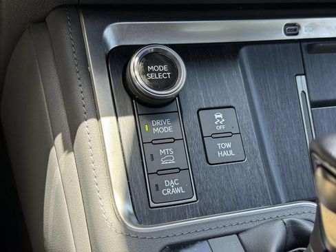 Used 2024 Lexus GX 550 AWD/4WD image 24