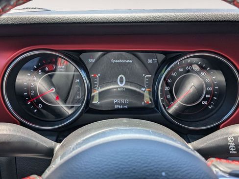 Used 2021 Jeep Wrangler Unlimited Rubicon w/ Cold Weather Group AWD/4WD image 11