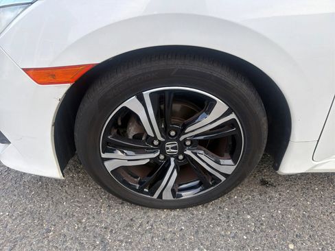 Used 2016 Honda Civic Touring image 17