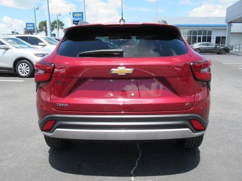 Used 2025 Chevrolet Trax LT w/ Driver Confidence Package FWD image 6