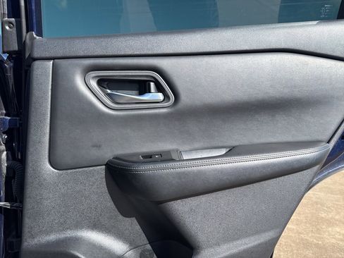 Certified 2024 Nissan Rogue SV image 21