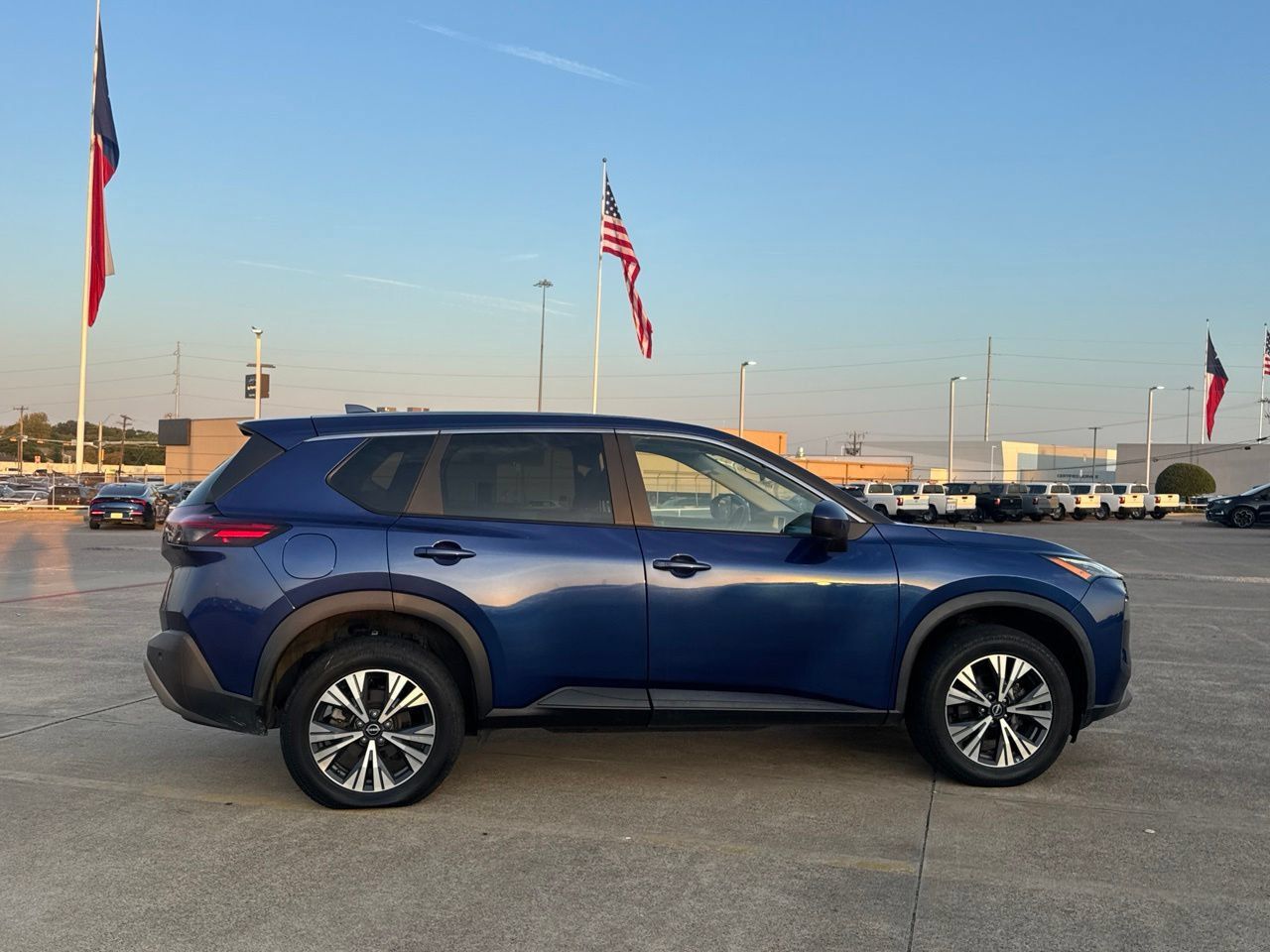 Used 2023 Nissan Rogue SV AWD/4WD image 26